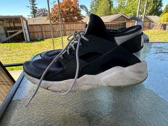 Nike Air Huarache Women’s 9 Men’s 7.5