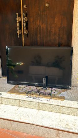 EMERSON TV FOR SALE 42’