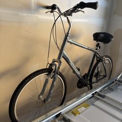 Diamondback Wildwood Classic Hybrid Bike