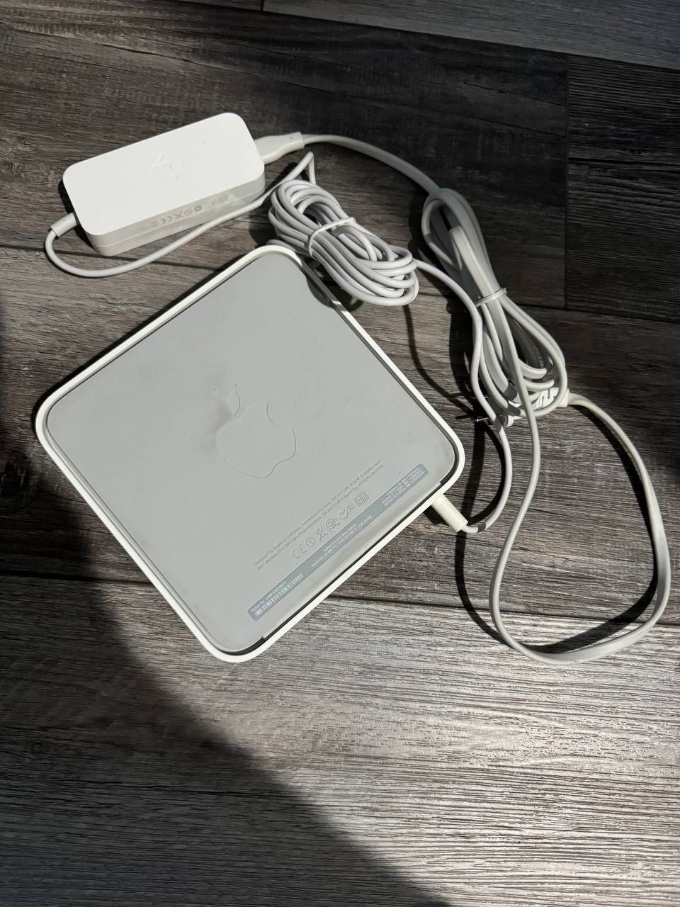 Apple Airport Extreme WiFi Base Station Wireless Router A1143