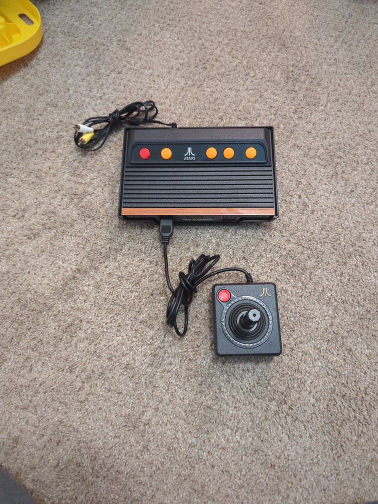 Atari Flashback - Classic Game Console