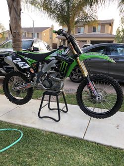 2012 KAWASAKI KX250F WITH STAND for Sale in Chino CA