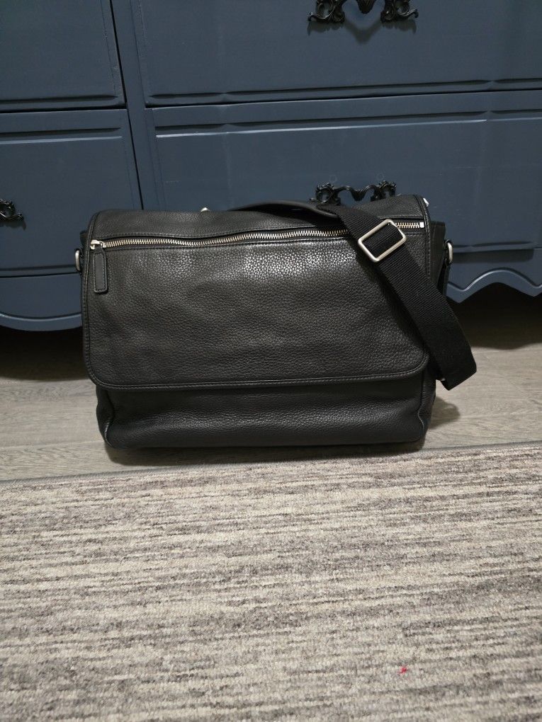 ECCO Leather Messenger Bag