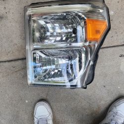 2013 F-250 And F-350 Head Light