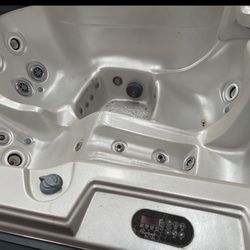 Refurbished 3 Person Sunbelt Tub