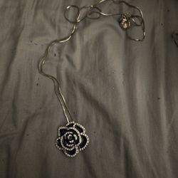 Pretty Rose Necklace
