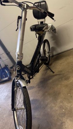 Giant Revive semi-recumbent bicycle.