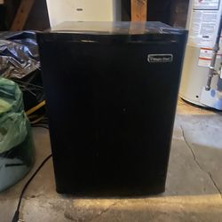 Mini refrigerator