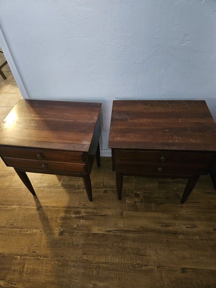 Set Of 2 Willett Midcentury Modern 1960 Vintage Cherry Nightstand or End Table
