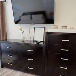 Dressers And Ca King Bed Set (with Night Stand) 
