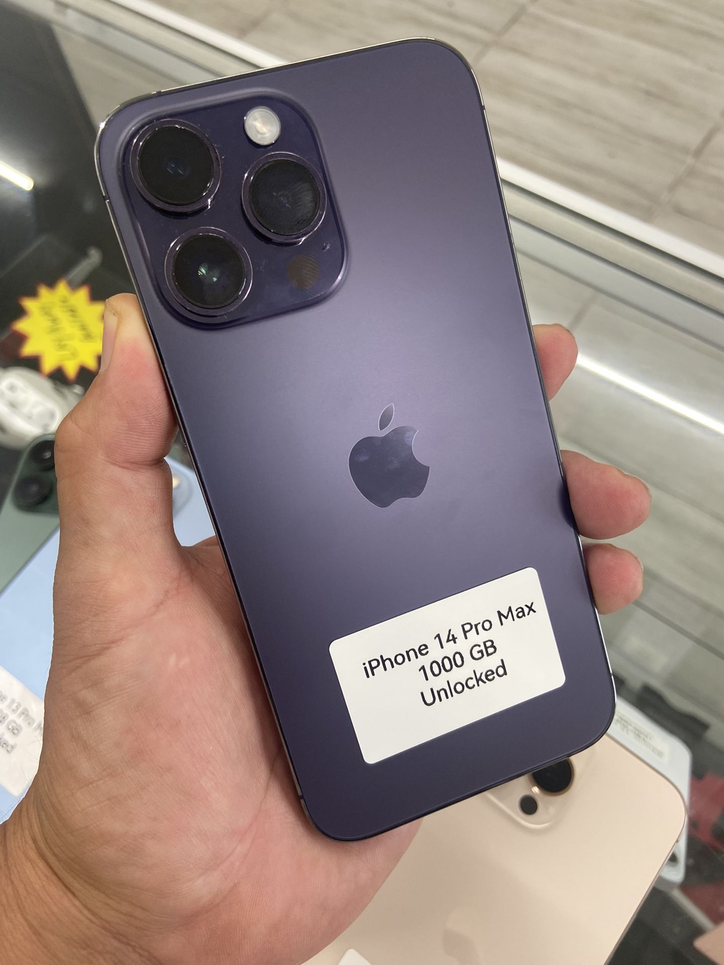 14!pro Max Unlocked. Cash Or $50 Down W Approval 