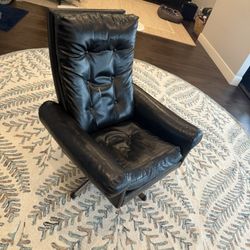 Mid Century Lounge Chair