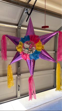 Hello Kitty Star Pinata