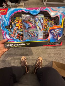Pokémon Mega Greninja EX Premium Collection Box
