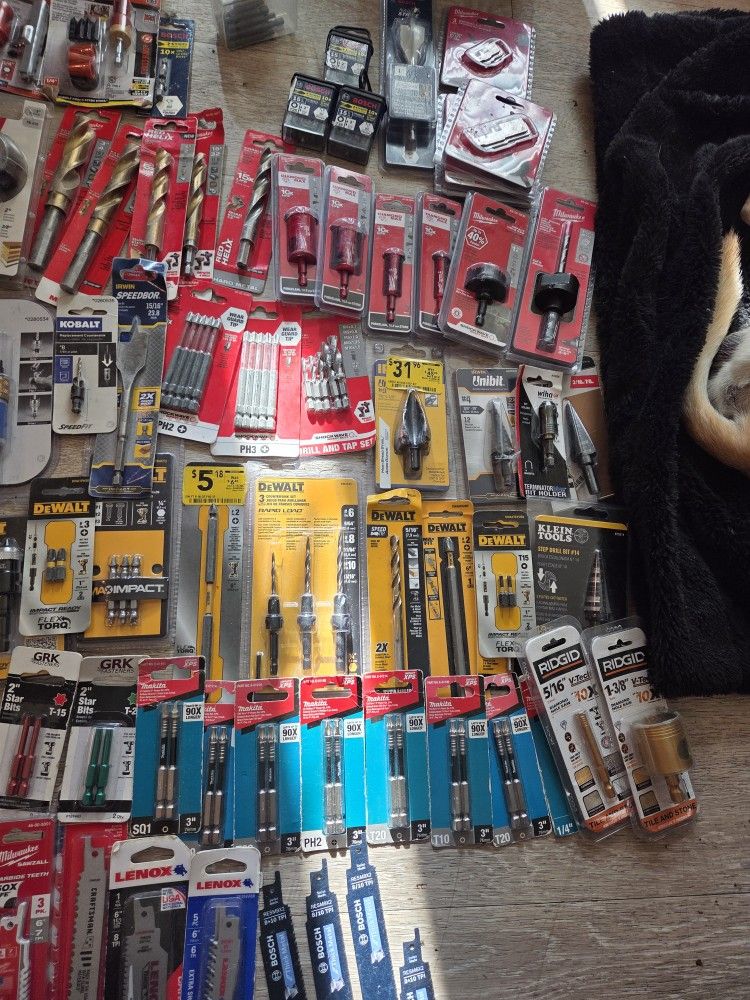 Drill Bits Milwaukee Switch Blade Hole Saws Plus
Kobalt Assorted Milwaukee Dewalt Bosch And Makita Impact And Drill Bits tools plumbing, hvac , brand
