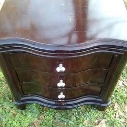 good condition dresser