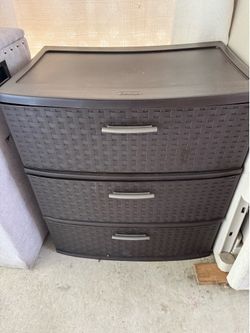 Plastic dresser