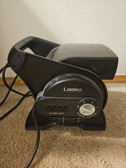 Lasko blower fan with outlets