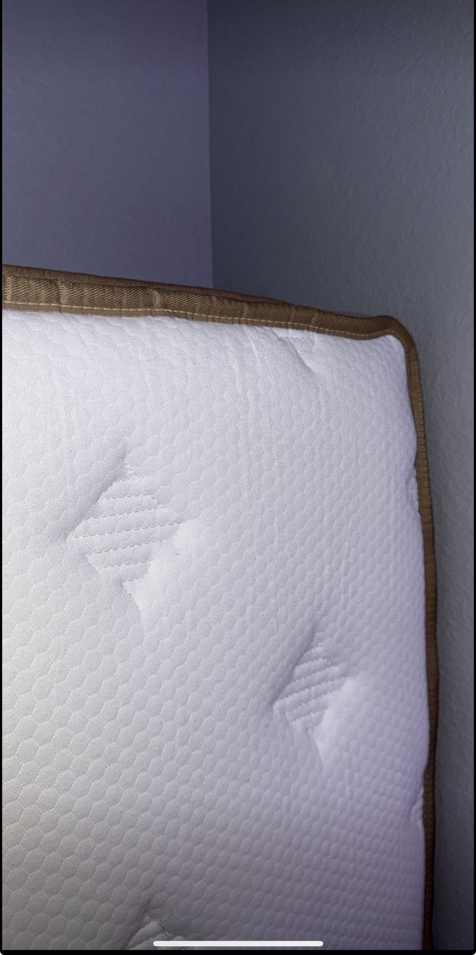 Queen Matters Used Just 2 Month