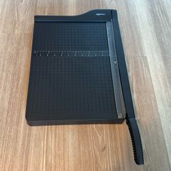 AmazonBasics Heavy-Duty Paper Cutter – Great Condition