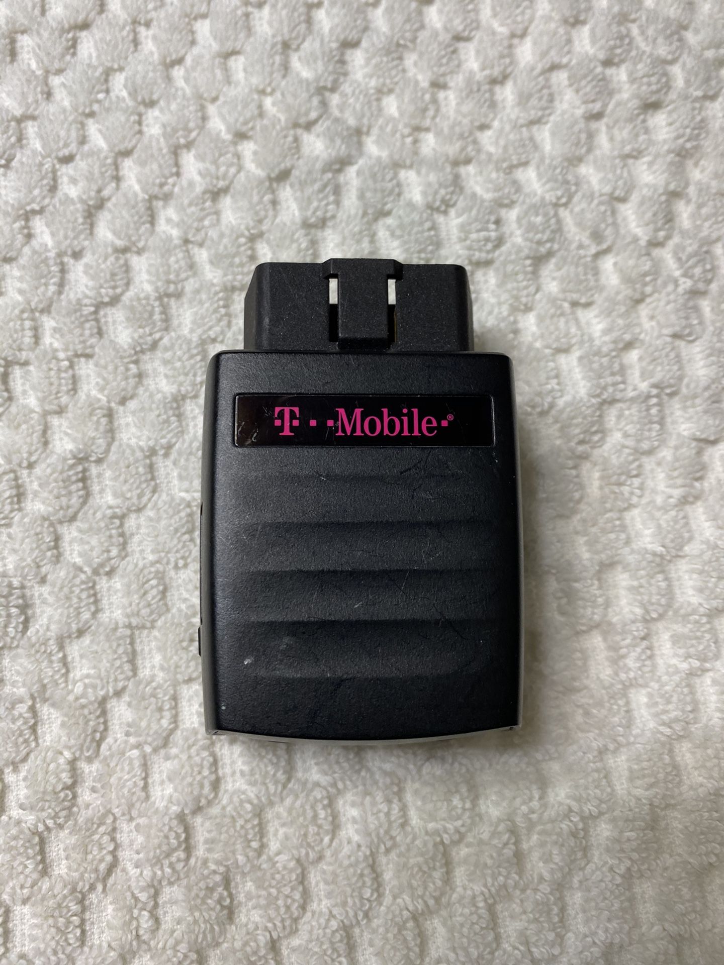 T-Mobile SyncUP DRIVE 4G LTE WIFI OBD-II Car & Mobile Hotspot SD6200/ ( USED&IT NEEDS TO BE UNLOCKED TO WORK) ****ASIS NON REFUNDABLE****