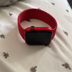 Apple Watch G8 And iPod And Powerbeats Pro 