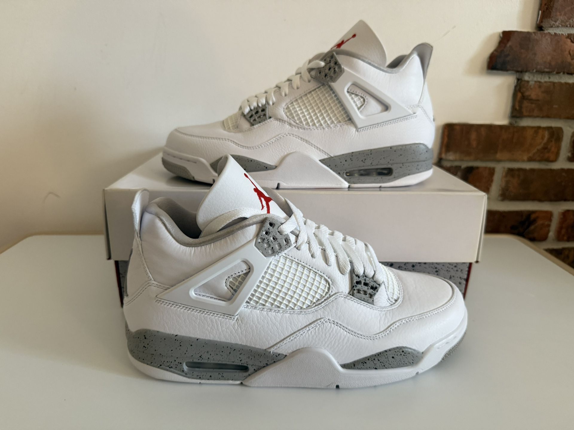 Air Jordan 4 White Oreo Size 10