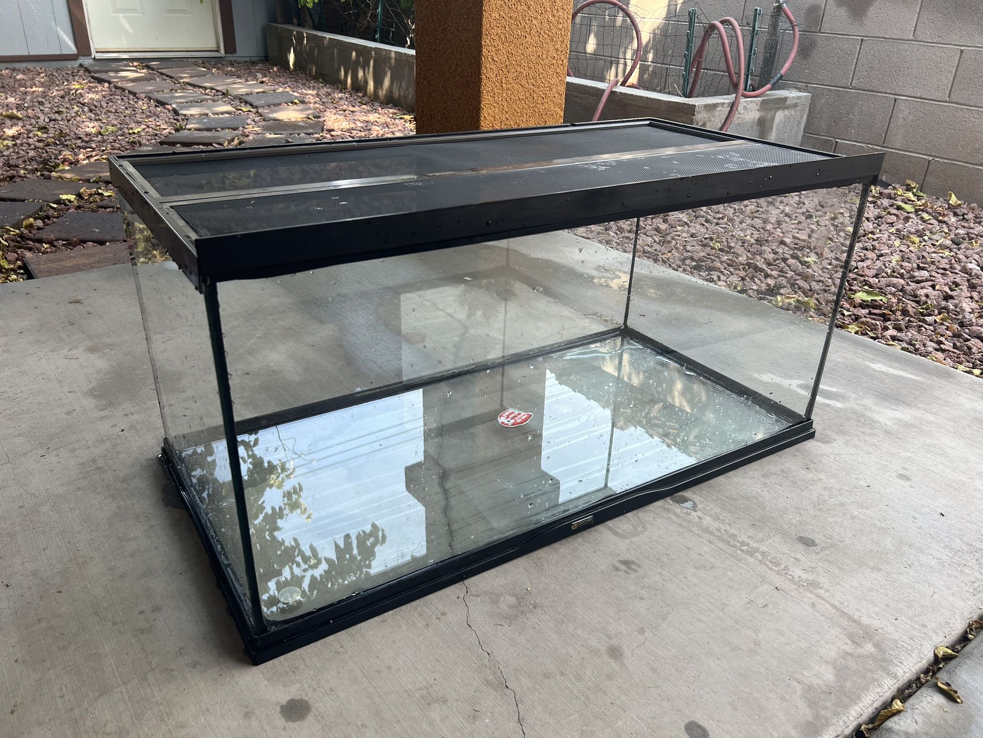 Reptile Tank - 40 Gallon for Sale in North Las Vegas, NV - OfferUp