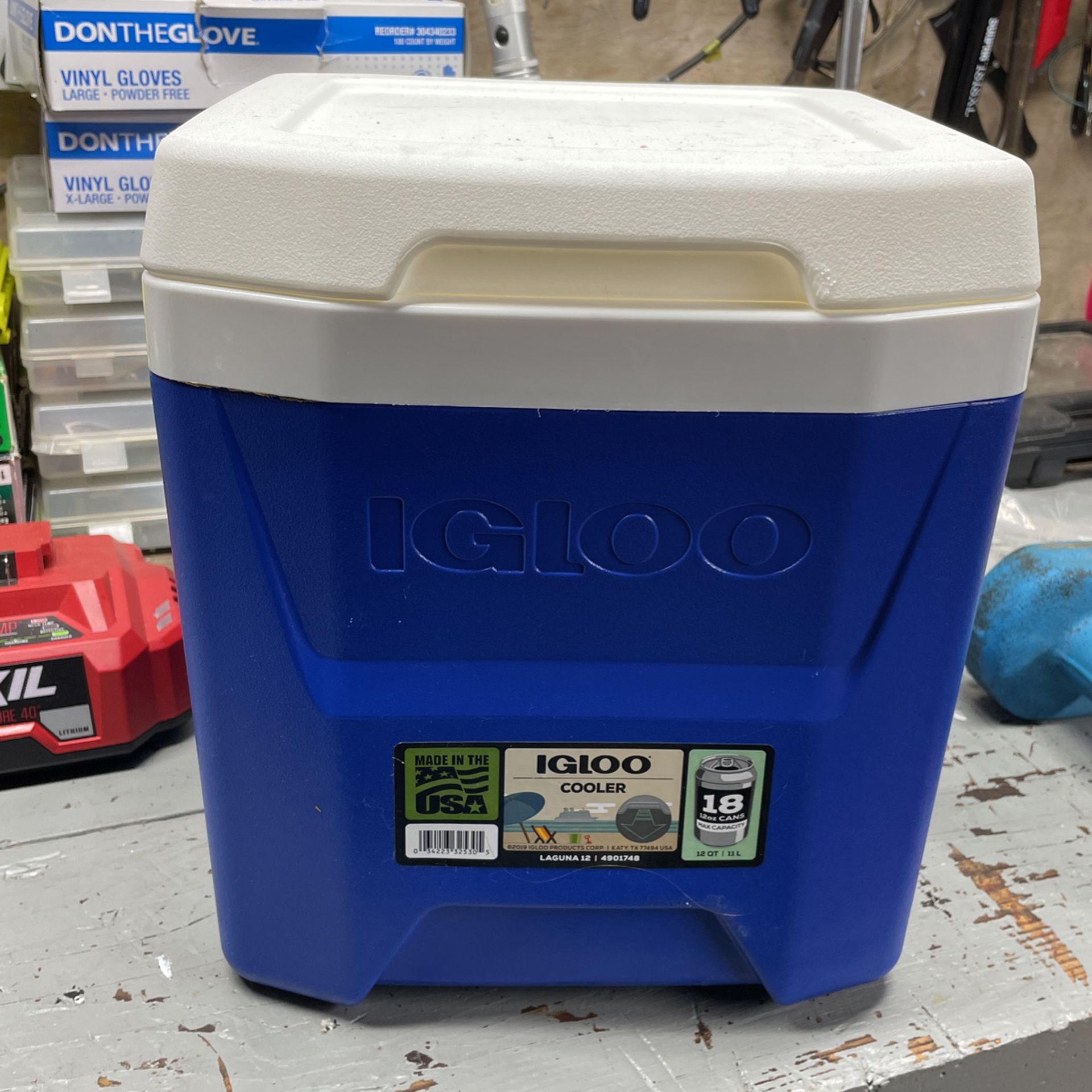 Igloo Cooler Holds 18 Cans 