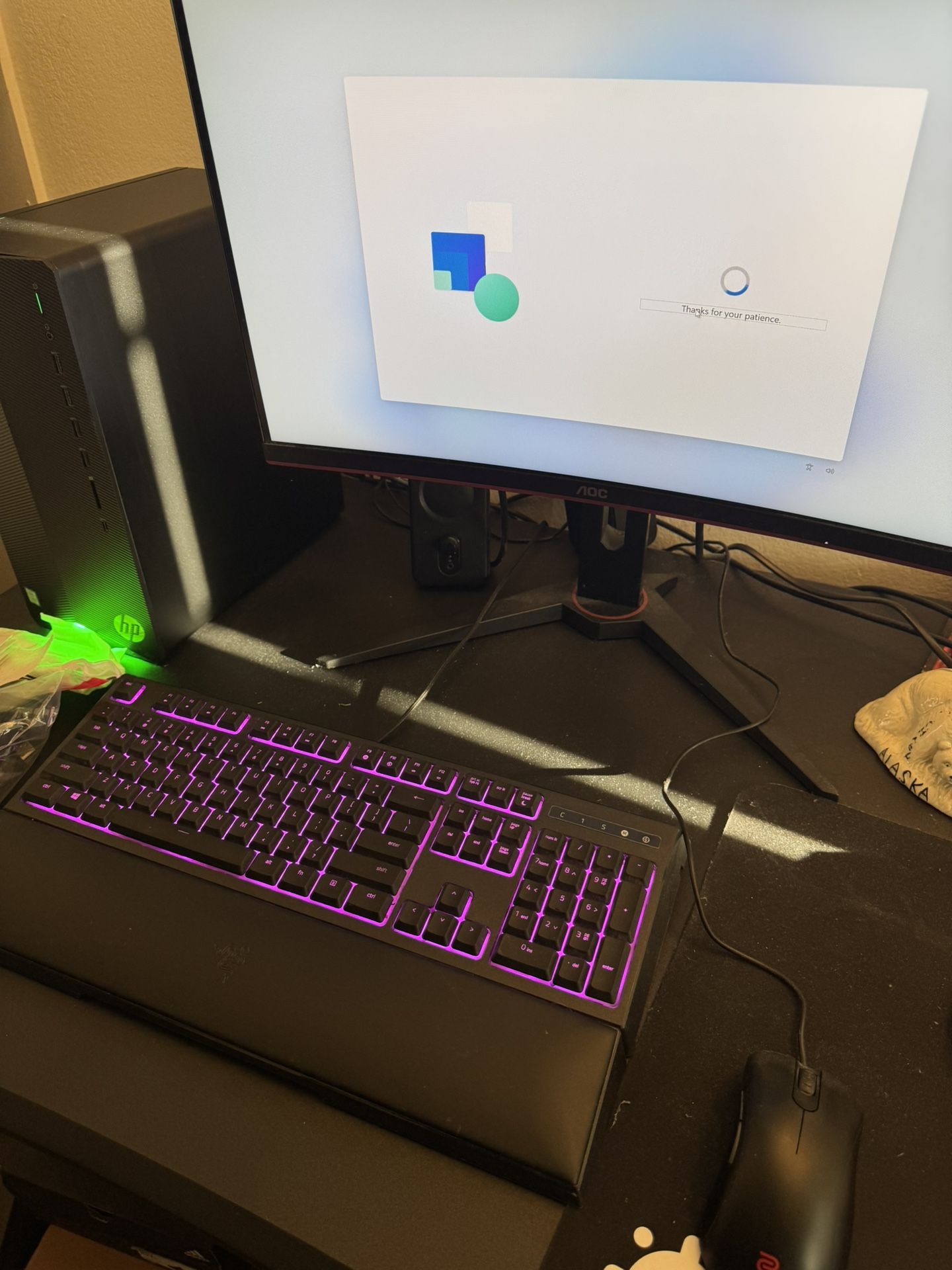 HP Gaming Desktop i5-9400 • 12GB RAM - Win. 11 w/ Monitor, Keyboard & Speakers