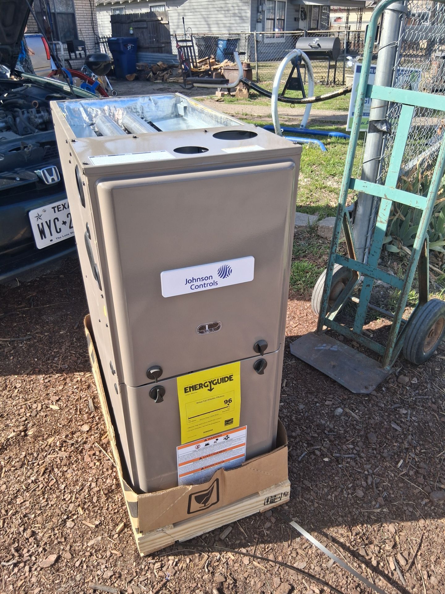 New Johnson controls tm9v040a10mp12cb 2.5 ton gas furnce