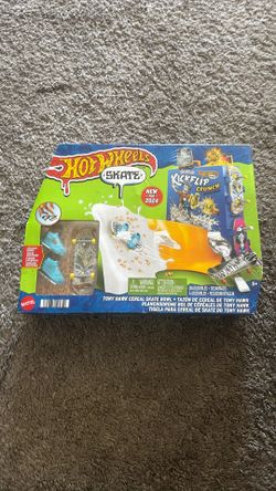 Hot Wheels Brand New Skate Bowl Box Kit Set