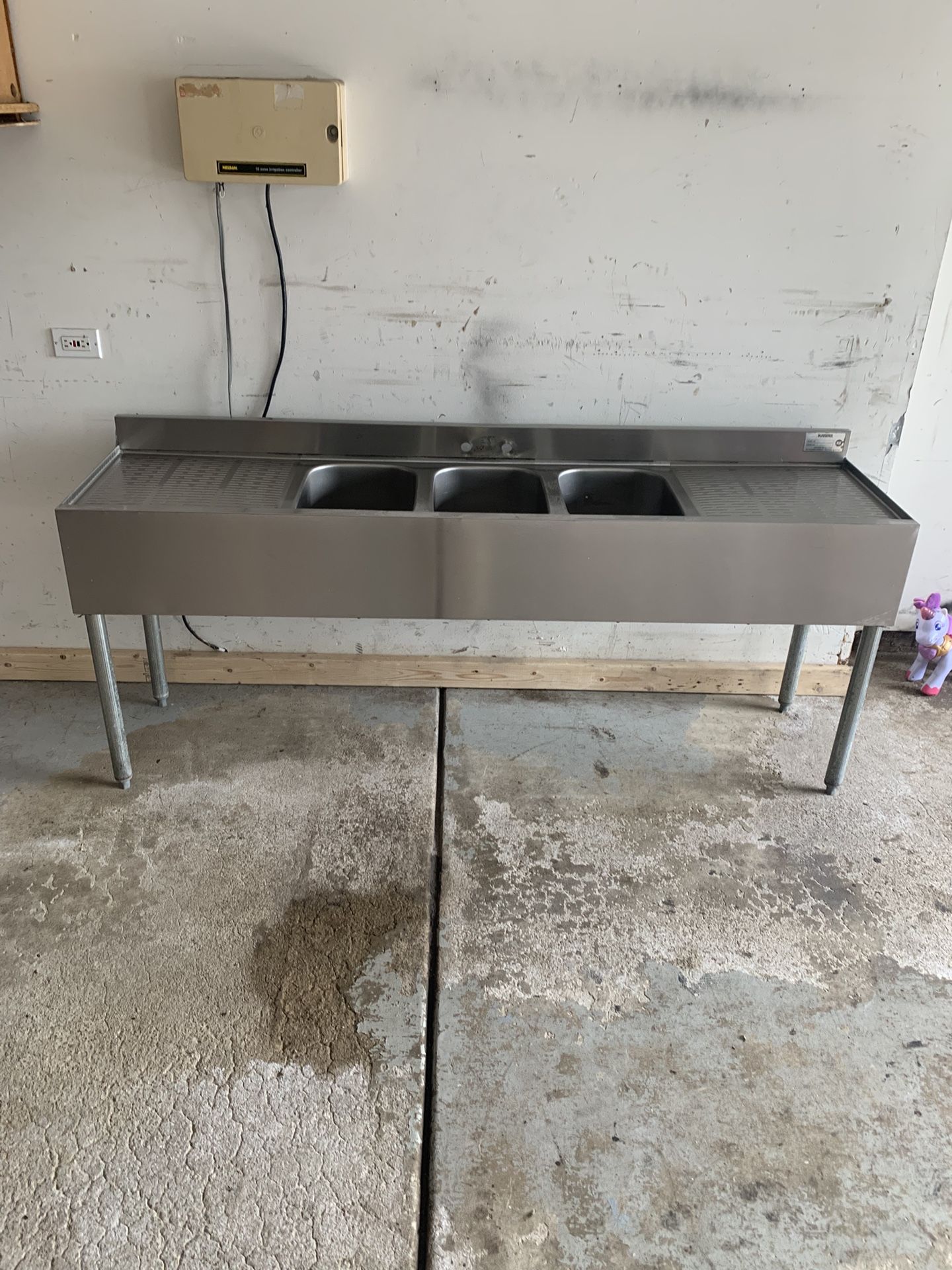 72x18 Stainless Steel 3 Compartment Bar Sink