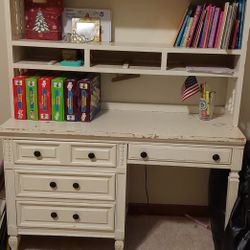 Three Piece Twin Bed Set  Excellent Condition