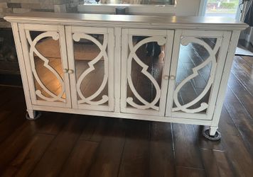 Sideboard/Buffet