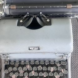 1940’s royal typewriter