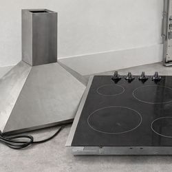 Frigidaire 30” Cooktop And Vent