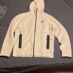 Nike Tech