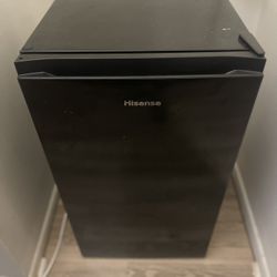 Mini-Refrigerator 