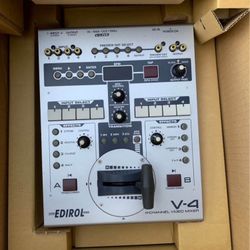 EDIROL V-4  video mixer