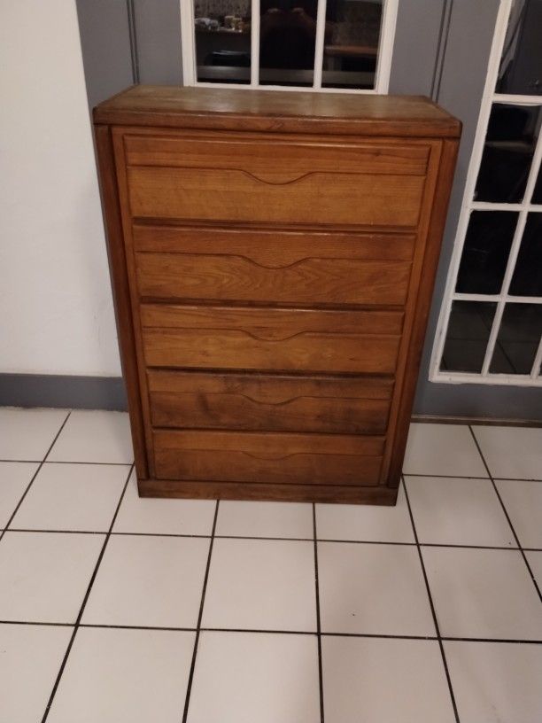 Oak five drawer dresser for Sale in Fort Lauderdale, FL OfferUp