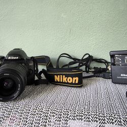 Nikon D40 6.1MP Digital SLR Camera w/18-55mm Camera Lens #T-99052