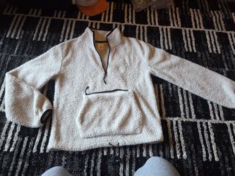 No Boundaries Cozy cream Sherpa Pullover Sweater With Pocket Size Small