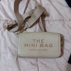 marc jacob’s mini crossbody bag
