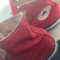 Red converse Chuck Taylor