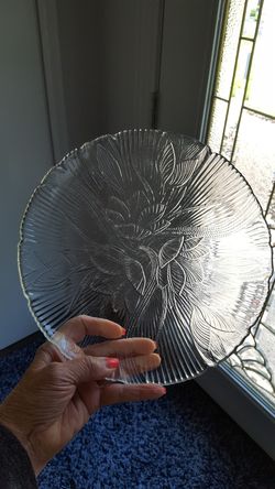 Eight dinner plates etched design