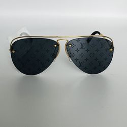 LV Pilot Light Sunglasses