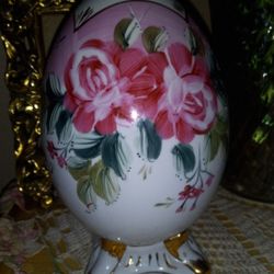 Shabby Vintage Porcelain Egg