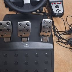 Logitech G27 Racing Wheel 