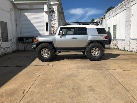 We Lift Vehicles Sell Rims and Tires